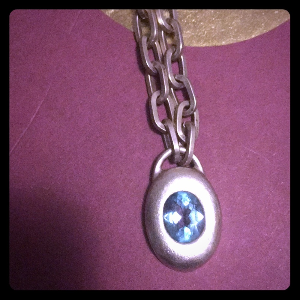 Blue Topaz an Sterling Silver